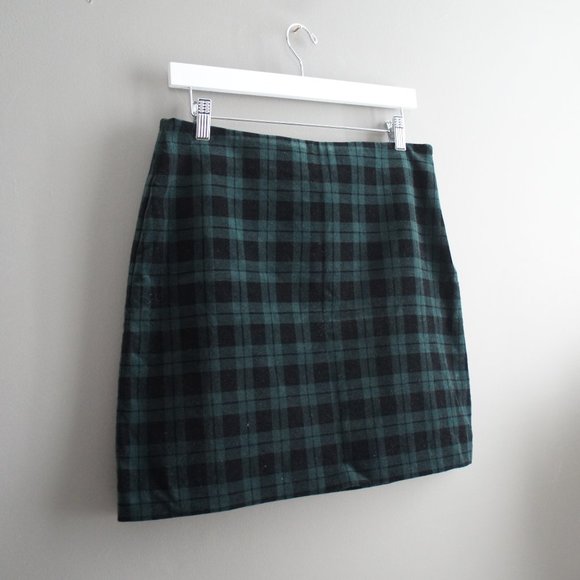 Talbots Dresses & Skirts - Talbots Green & Black Velvet Corduroy Skirt Size 6